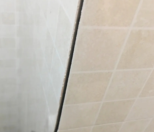 庐山瓷砖空鼓维修公司分享阳台瓷砖脱落的修复过程可以分为以下几个步骤